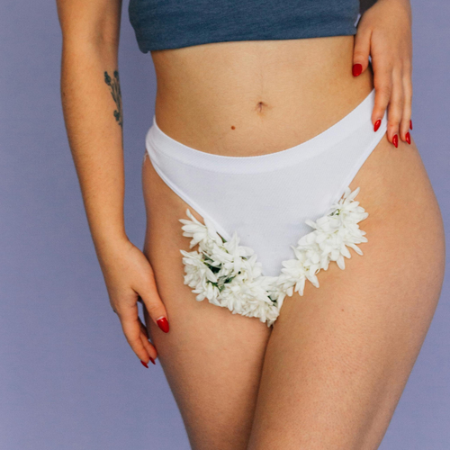 Gladgeschoren, getrimd of een volle bos schaamhaar: is de bush back?