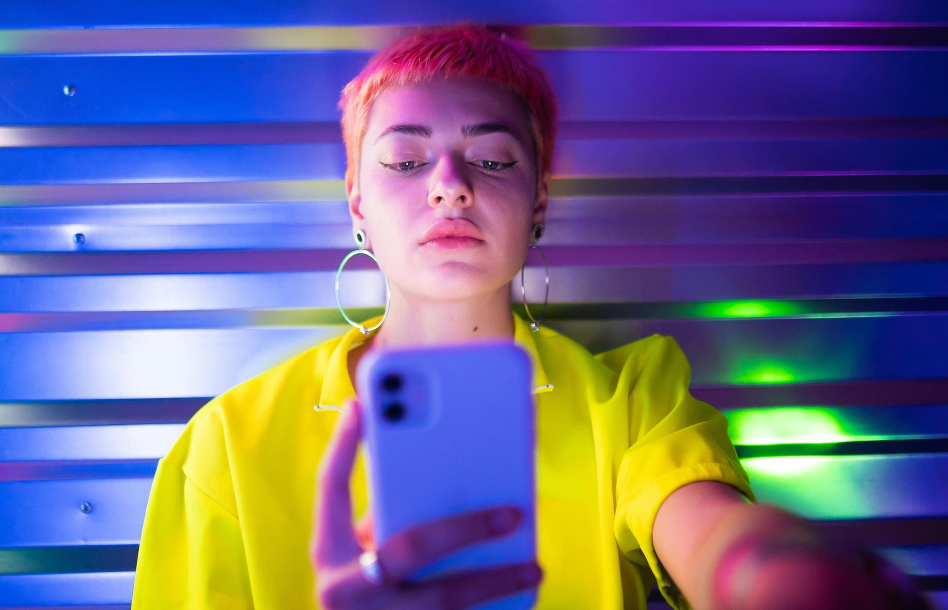 Afbeelding van Waarom je nóóit een kwetsbare video van iemand anders moet doorsturen