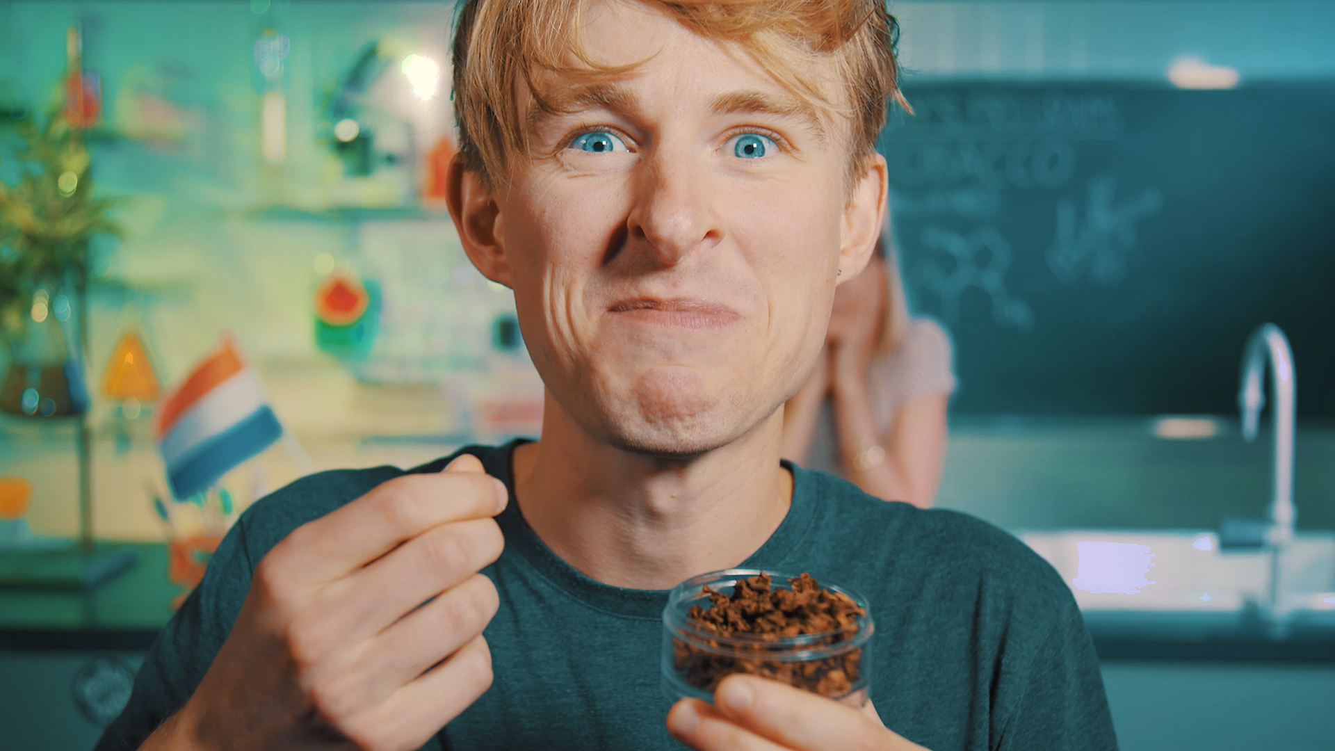 Afbeelding van Drugslab - Rens snuift en kauwt tabak