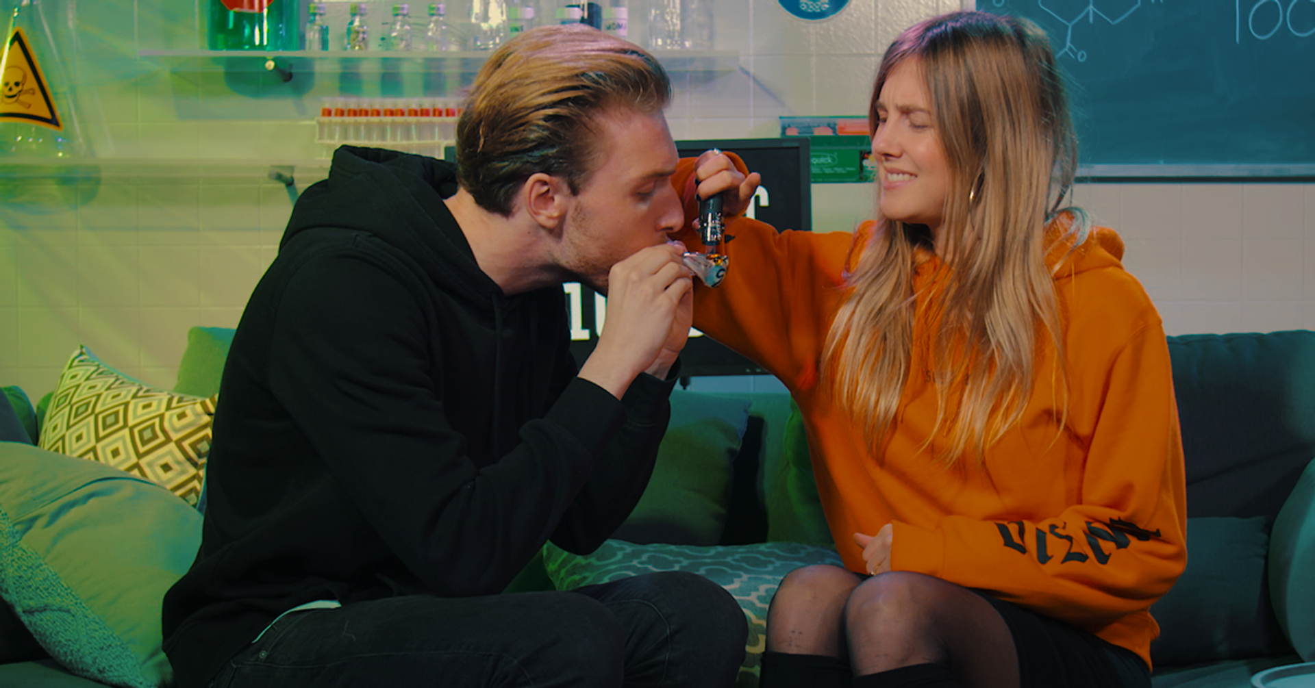 Afbeelding van Drugslab - Bastiaan rookt salvia