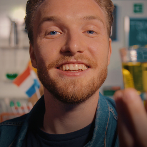 Bastiaan voelt zich verdoofd na het drinken van absint | Drugslab