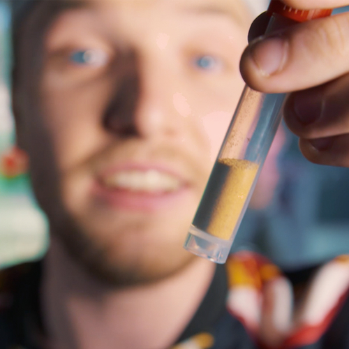 Drugslab - Bastiaan neemt Kanna